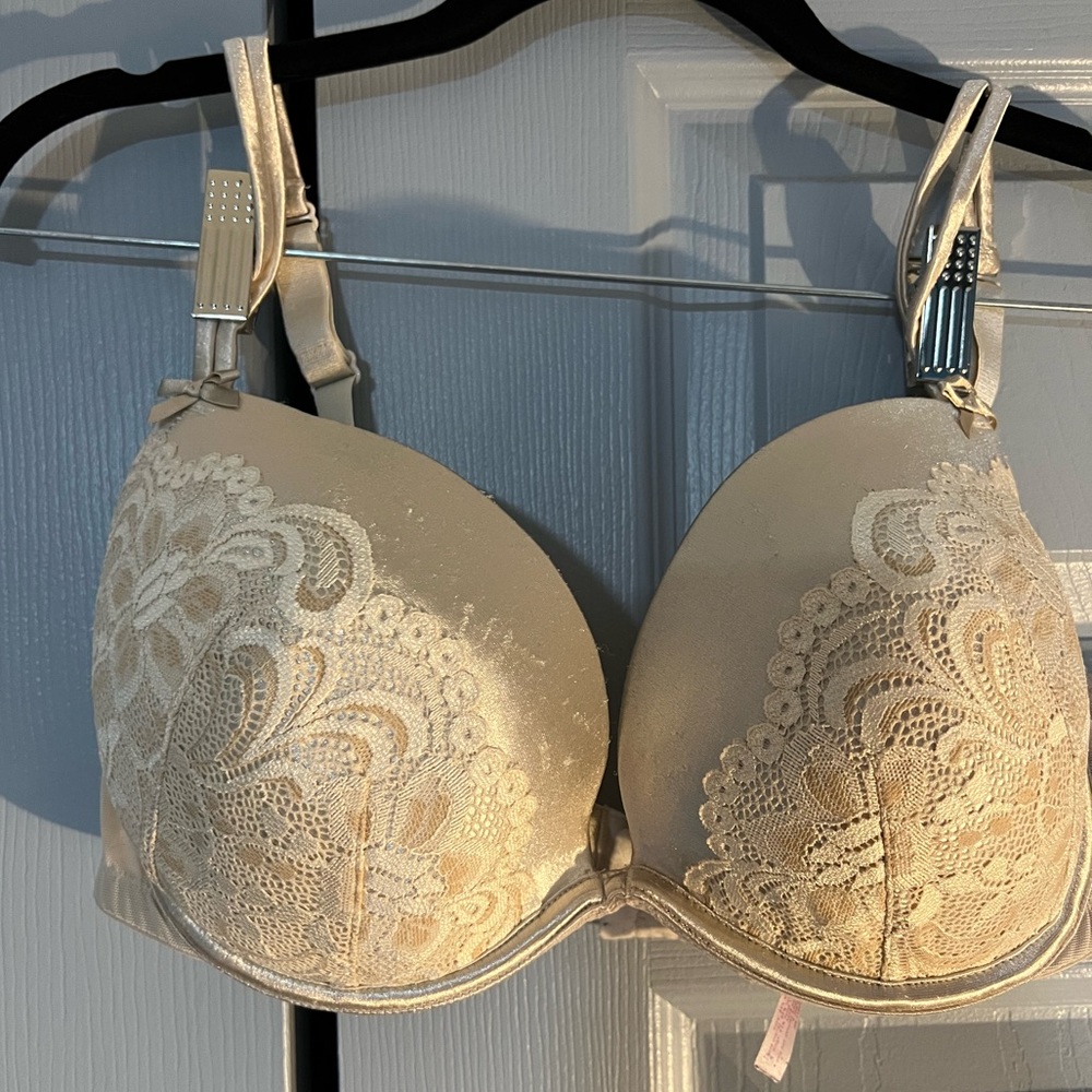 Cacique underwire padded bra 38D